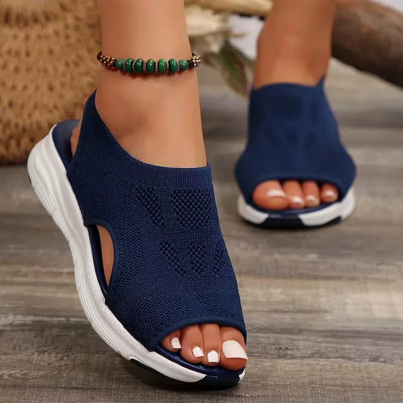 Sandales compensées d'été minimalistes pour femmes tendance 2026
