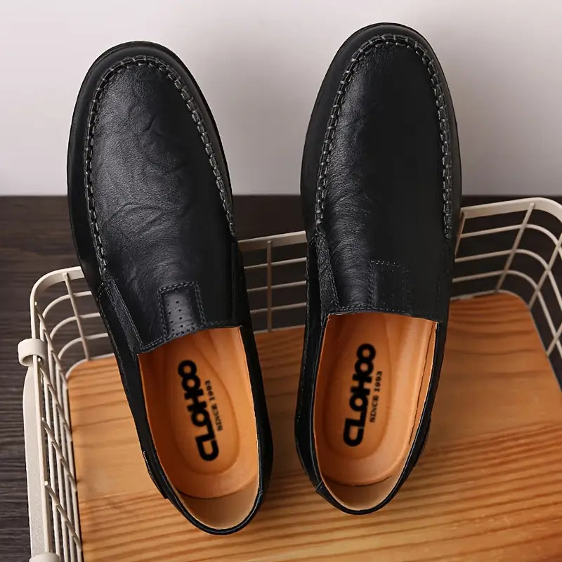 chaussure en cuire de vache elegante et moderne