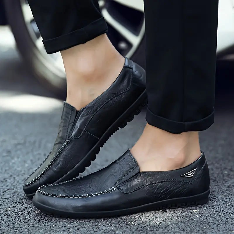 chaussure en cuire de vache elegante et moderne