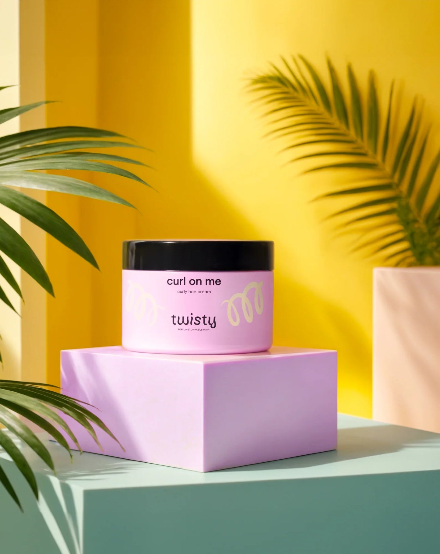 Crème Curl, un activateur de boucles naturel pour cheveux bouclés et crépus.